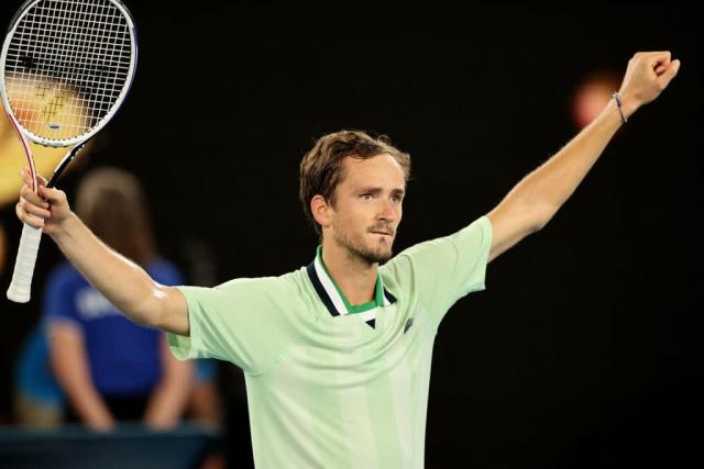 Abuchean a Daniil Medvedev en el Abierto de Australia por comentario de  Djokovic: “¿Qué haría Novak?”