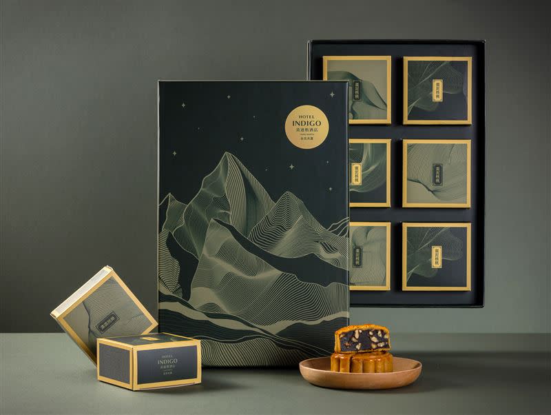 台北大直英迪格酒店推出「金面岄光」中秋禮盒。（圖／業者提供）