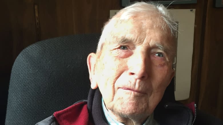 A last sortie? Montreal D-Day pilot returns to France for Legion of Honour award