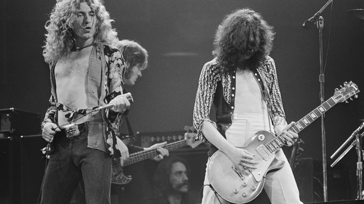  Led Zeppelin perform live 