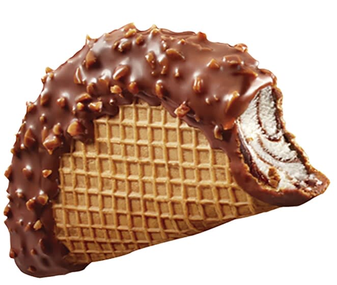 Esta foto sin fecha proporcionada por Unilever muestra el Choco Taco. (Claire Grummon/Unilever vía AP)
