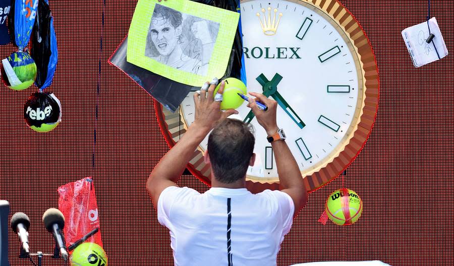 Auch an Rafael Nadal nagt der Zahn der Zeit, worauf nicht nur das lichte Haar deutet.  Auf dem Court ist davon aber gegen Florian Mayer nichts zu merken