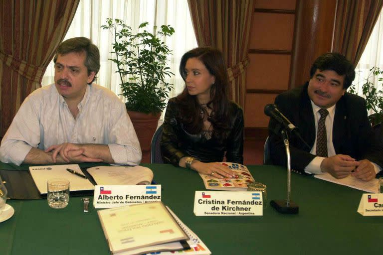 Una postal de 2004: cuando Fernández era jefe de Gabinete; Cristina, senadora; y Zannini, secretario de Legal y Técnica