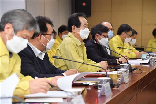 南韓韓國總理丁世均表示，大邱病床不夠用。（圖／翻攝自정세균臉書）