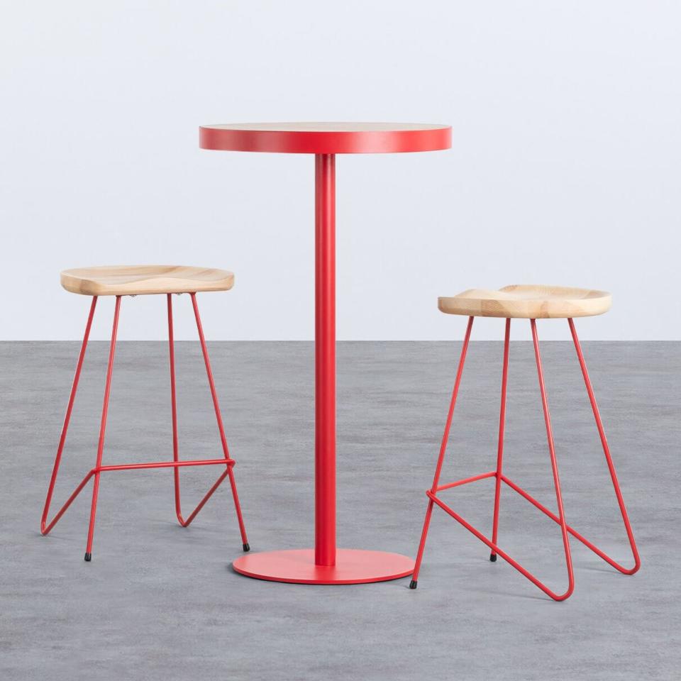 Une table haute et ses deux tabourets design