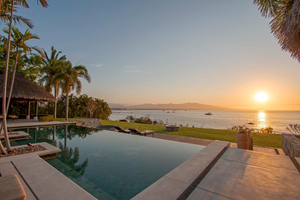 Looking out at the ocean from the pool at Punta Mita