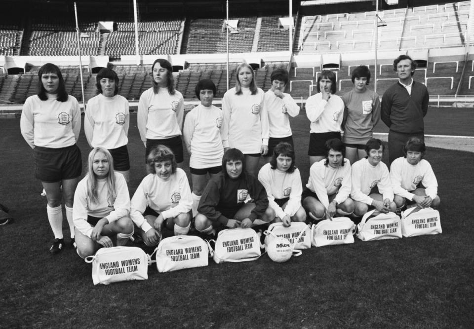 The England women’s national football team pose before the Scotland match in 1972 (Getty Images)
