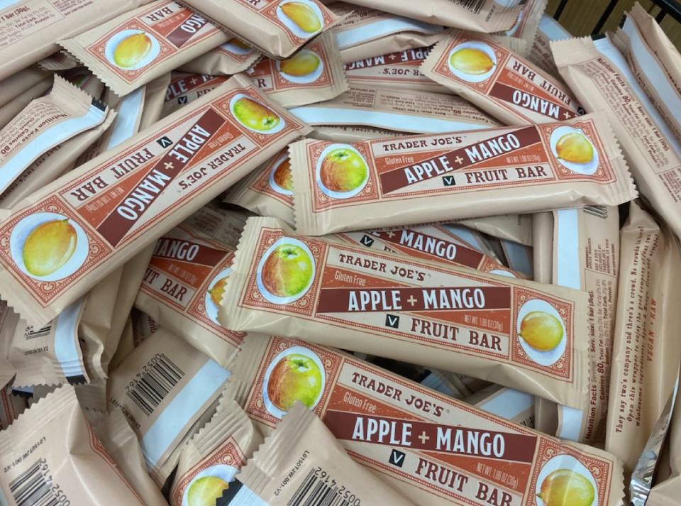 Trader Joe's Apple + Mango Fruit Bars