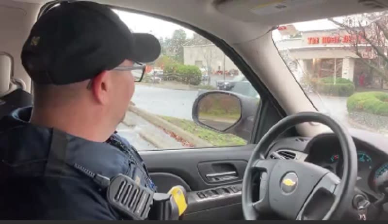PPB officers during a "retail theft mission" in Portland, December 9, 2023 (KOIN)