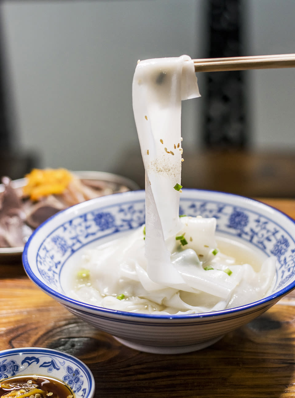 大角咀美食︱罕見福建家鄉菜！活肉粿條配豬骨清湯湯底