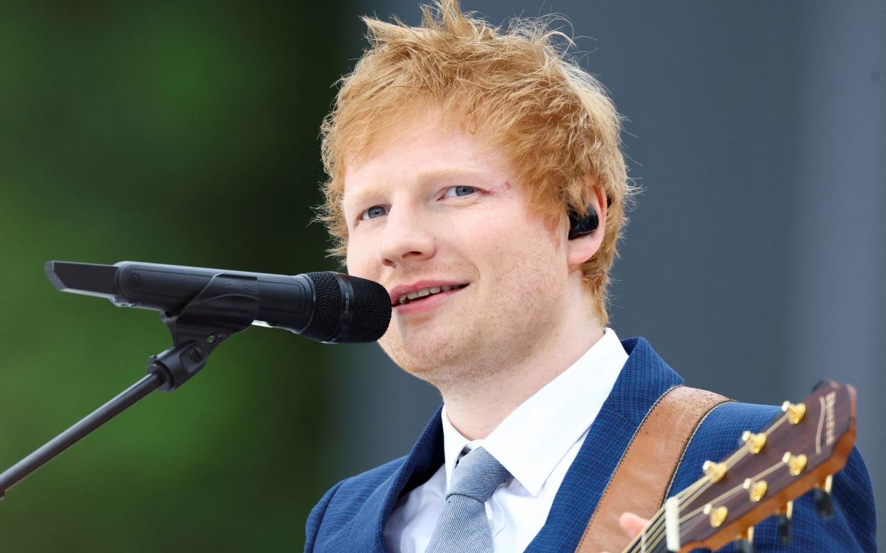 Der Sänger und Songwriter Ed Sheeran wollte für seine Single "Shape Of You" (2017) den Rapper Jay-Z mit ins Boot holen. Dieser lehnte jedoch ab.  (Bild: 2022 Getty Images/WPA Pool)