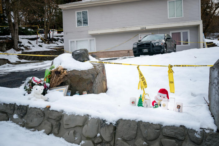 A small makeshift memorial outside the rental house where the four University of Idaho students were killed, in Moscow, Idaho on Dec. 30, 2022. (Margaret Albaugh/The New York Times)