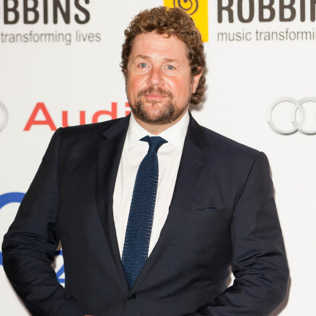 Michael Ball revela los pros y contras de envejecer credit:Bang Showbiz