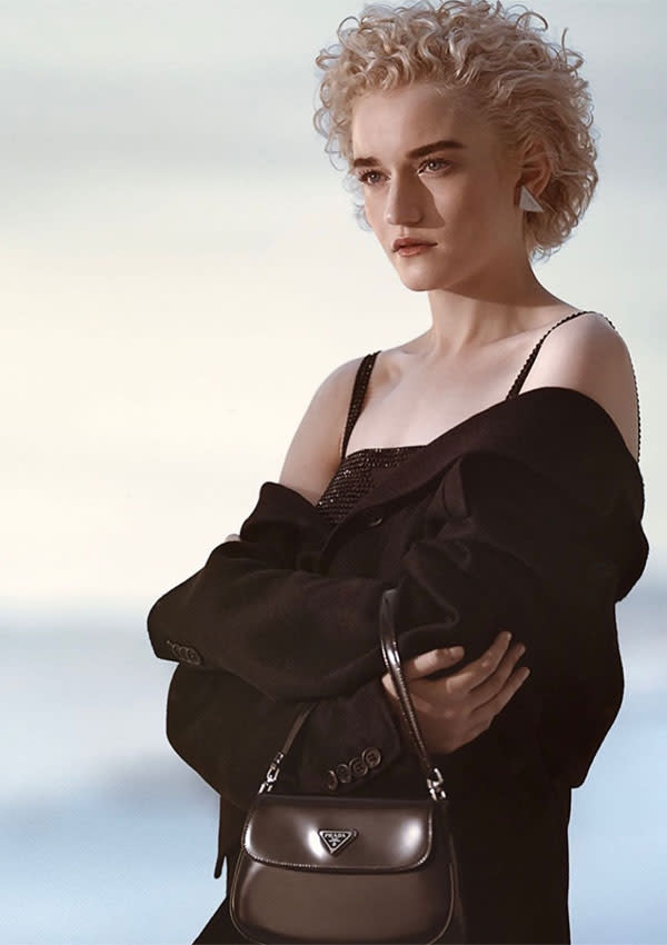 prada-julia-garner