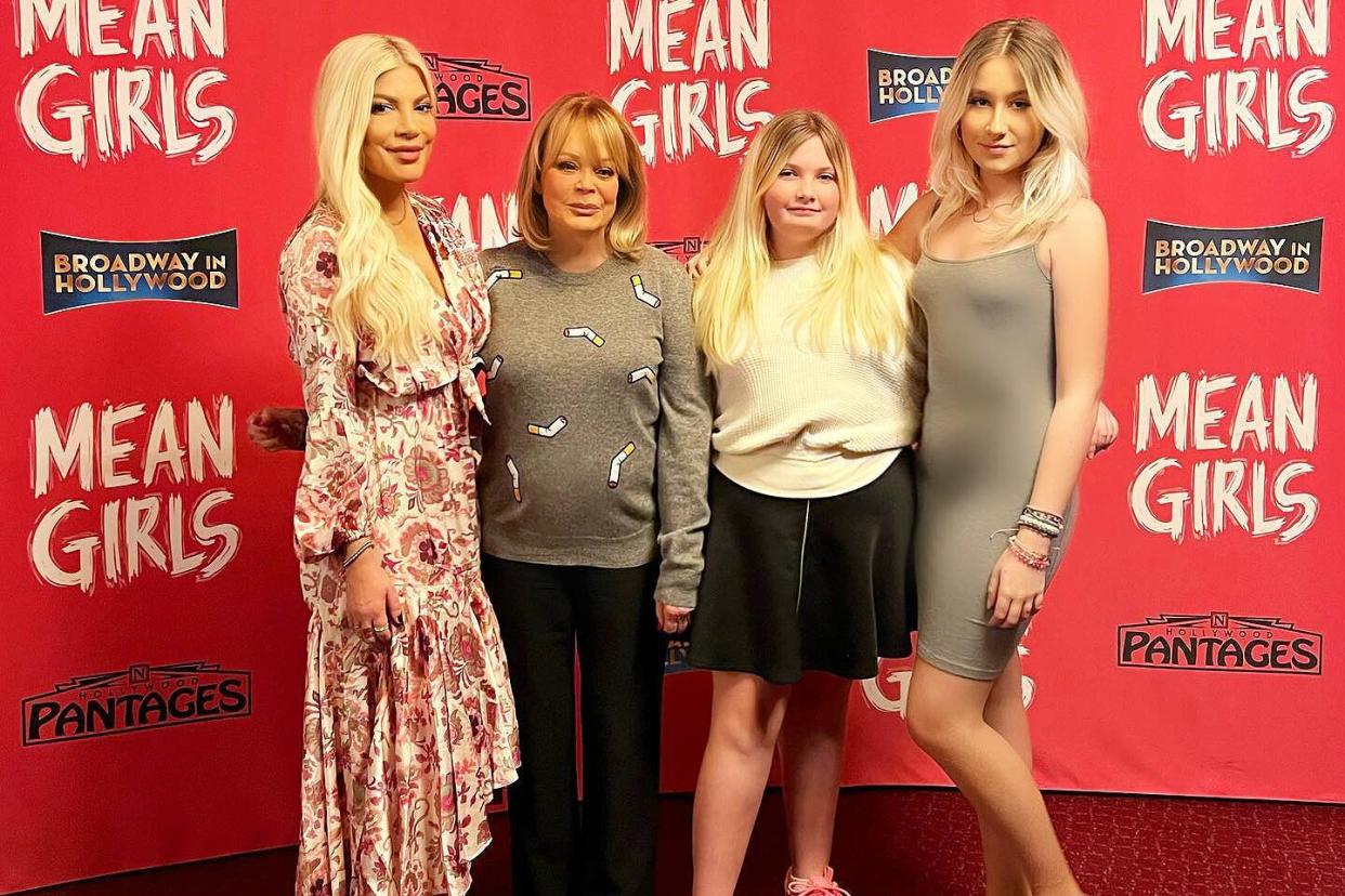 Tori Spelling broadway Mean Girls