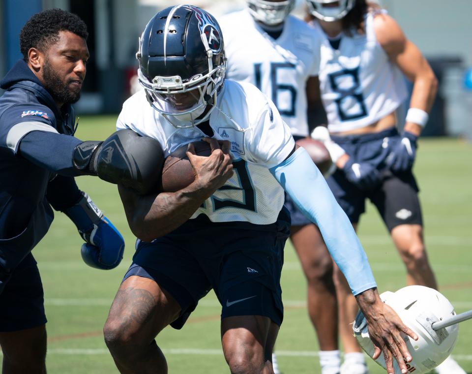 Tennessee Titans wide receiver Josh Gordon (19) runs through drills during practice at Ascension Saint Thomas Sports Park Thursday, Sept. 8, 2022, in Nashville, Tenn. 