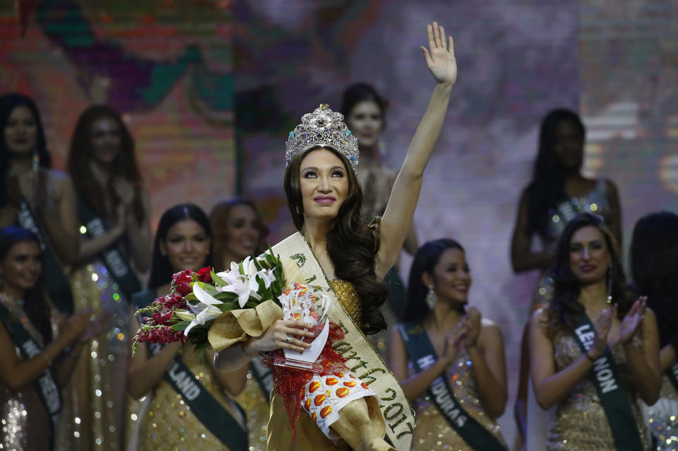 Karen Ibasco of the Philippines wins the Miss Earth 2017 beauty pageant (Photo: Associated Press)