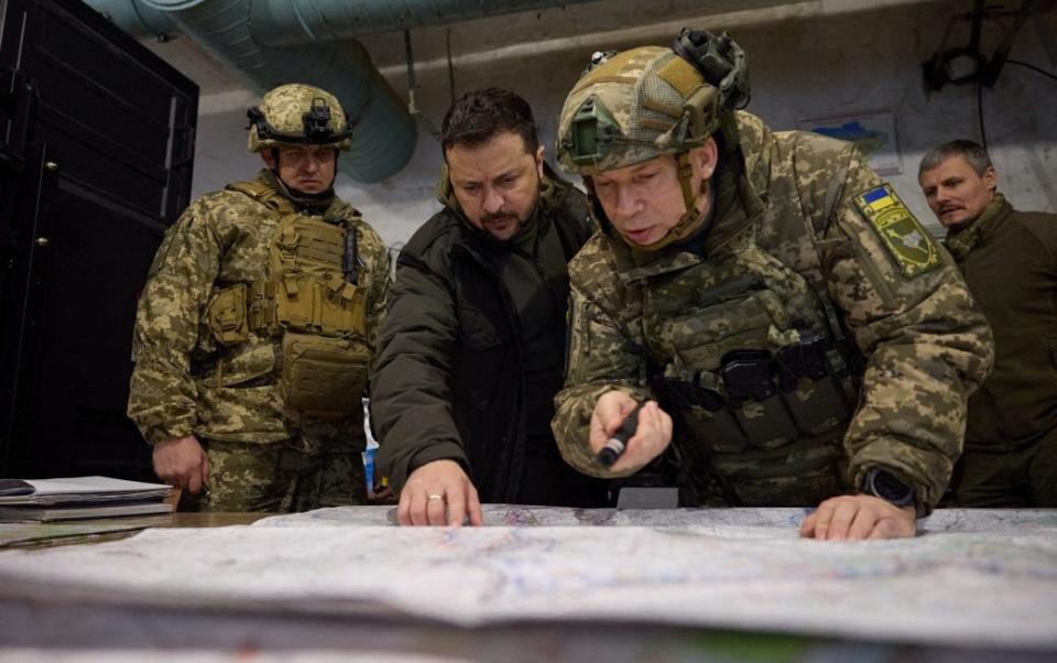 Oleksandr Syrskyi (right) with President Zelensky at Ukraine's army command post in Kupiansk in November 2023