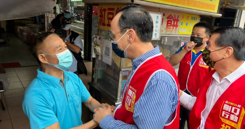 國民黨主席朱立倫今日至台中挺罷免陳柏惟團體。（圖／國民黨文傳會提供）