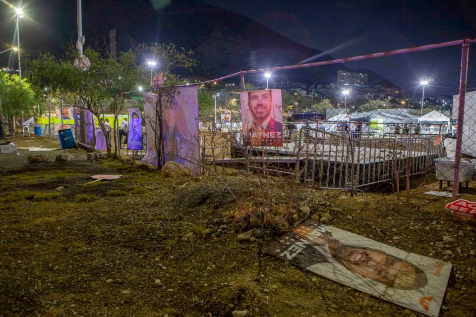 Imágenes tras el derrumbe de un escenario en Nuevo León (México), durante un cierre de campaña del candidato presidencial Jorge Álvarez Maynez (AFP a través de Getty Images)