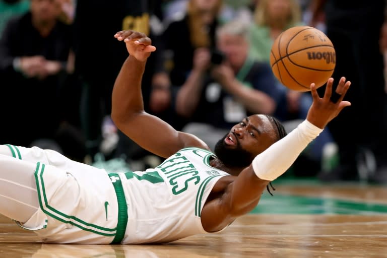 <a class="link " href="https://sports.yahoo.com/nba/players/5602/" data-i13n="sec:content-canvas;subsec:anchor_text;elm:context_link" data-ylk="slk:Jaylen Brown;sec:content-canvas;subsec:anchor_text;elm:context_link;itc:0">Jaylen Brown</a>'s 32 points helped <a class="link " href="https://sports.yahoo.com/nba/teams/boston/" data-i13n="sec:content-canvas;subsec:anchor_text;elm:context_link" data-ylk="slk:Boston;sec:content-canvas;subsec:anchor_text;elm:context_link;itc:0">Boston</a> to a blowout win over <a class="link " href="https://sports.yahoo.com/nba/teams/cleveland/" data-i13n="sec:content-canvas;subsec:anchor_text;elm:context_link" data-ylk="slk:Cleveland;sec:content-canvas;subsec:anchor_text;elm:context_link;itc:0">Cleveland</a> in their playoff series opener (Maddie Meyer)