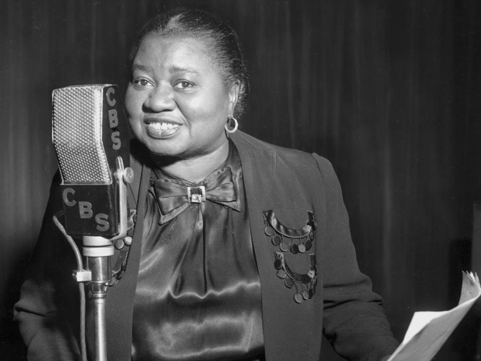 Actress Hattie McDaniel performs on her CBS radio program "THE BEULAH SHOW" on November 11, 1947, in Los Angeles, California.
