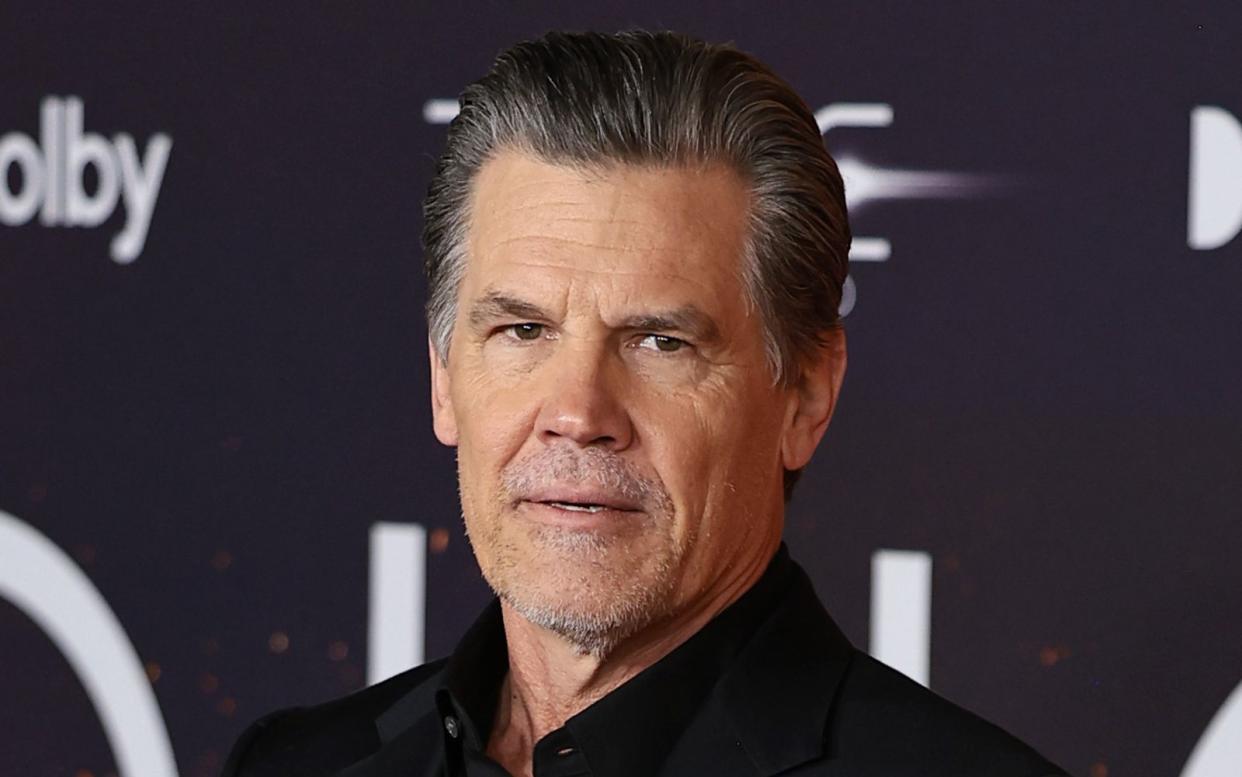 "Dune"-Star Josh Brolin (56) spricht in einem Interview über seine "verantwortungslose" Mutter.  (Bild: 2024 Getty Images/Dimitrios Kambouris)