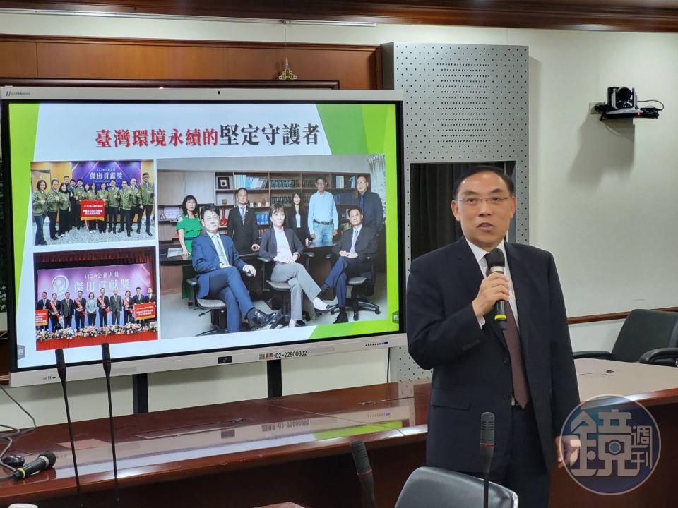 彰化地檢署國土犯罪查緝組榮獲「112年公務人員傑出貢獻獎」殊榮，法務部長蔡清祥今（21日）也邀請彰檢檢察長張曉雯率領團隊北上分享辦案經驗，希望全國各地檢署也要起而效尤。