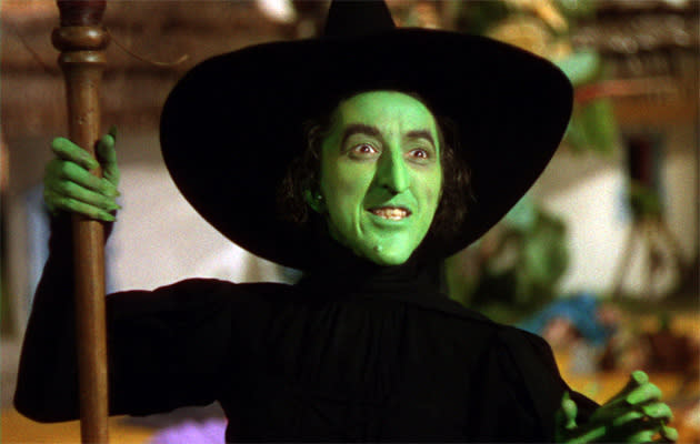 Las actrices elegidas para los papeles de brujas en la precuela de El mago de Oz son a cada cuál más guapa, pero la película original no tuvo tantos remilgos. Margaret Hamilton fue la bruja del Este en 1939 y, pese a que la caracterización de entonces no era la de ahora, lo cierto es que miedo daba un poco.