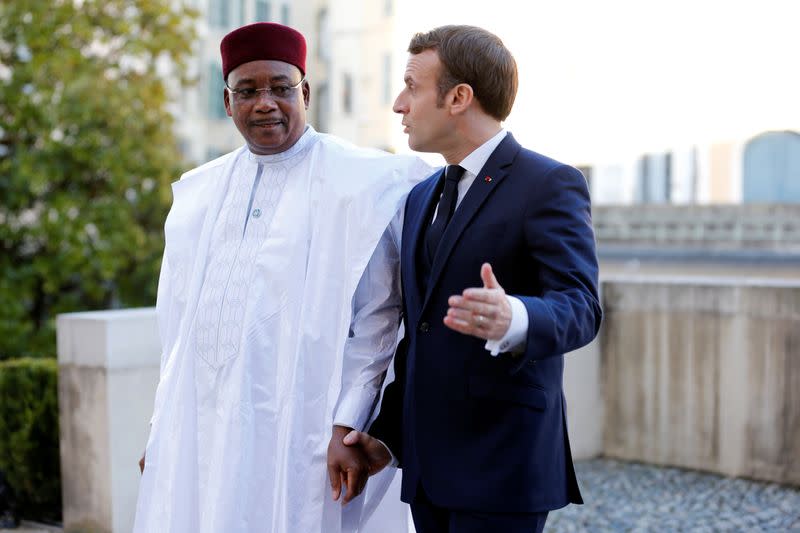 Macron welcomes Sahel leaders for a summit in Pau