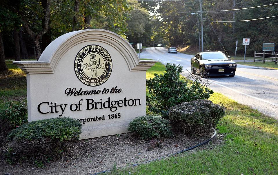 The intersection of Mayor Aiken and West Park drives in Bridgeton City Park.