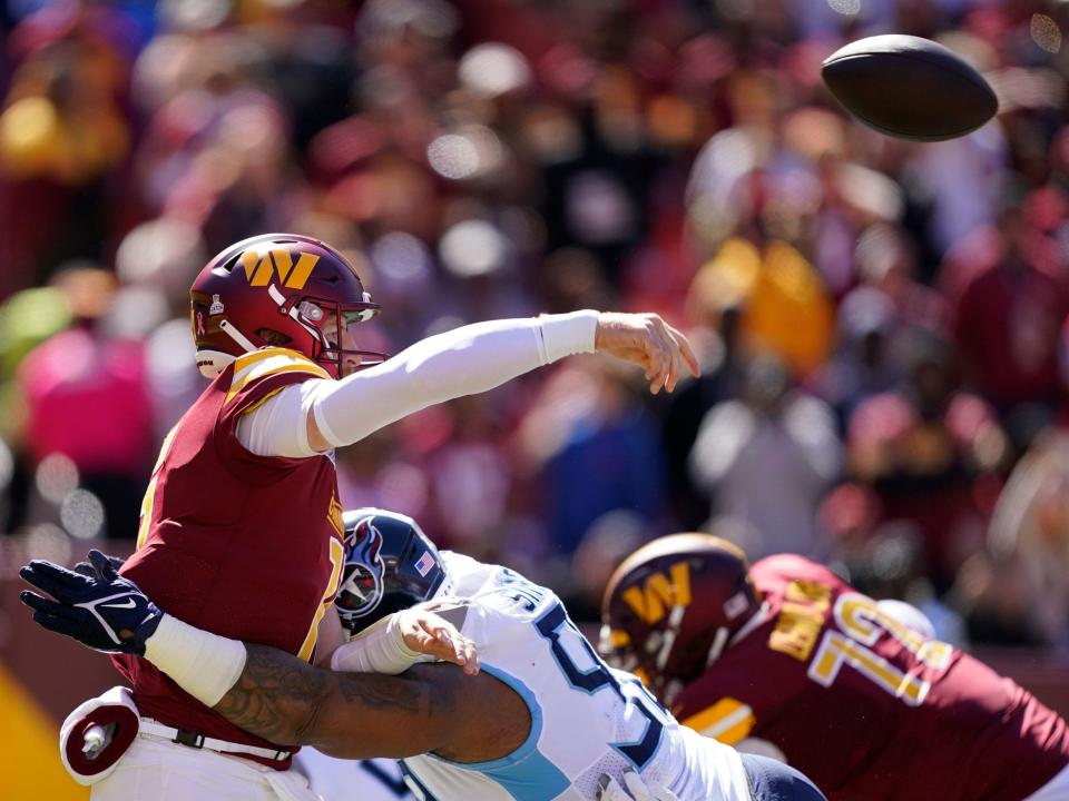 Carson Wentz makes a throw against the Tennessee Titans.