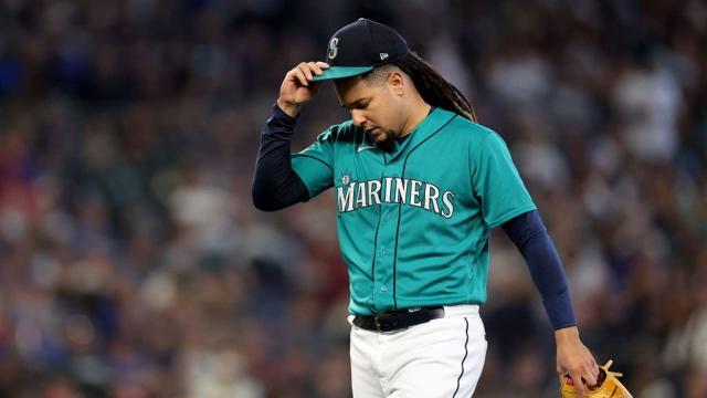 Mariners playoff hopes end with 6-1 loss to Texas, Houston win