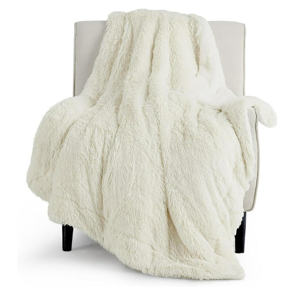 This Faux-Fur Blanket Is a Cozy Barefoot Dreams & Its 80% off Right Now