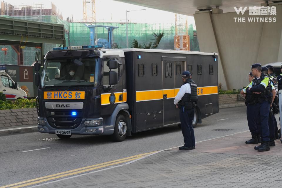 2024 年 3 月 13 日，李宇軒由囚車押送到西九龍裁判法院。（攝：Nasha Chan）