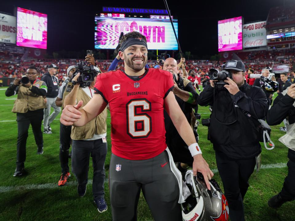 Will Baker Mayfield and the Tampa Bay Buccaneers beat the Carolina Panthers on Sunday? NFL Week 18 picks, predictions and odds weigh in on the game.