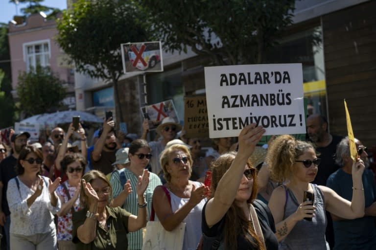 Motor vehicles are prohibited on the islands, except for essential services (Yasin AKGUL)