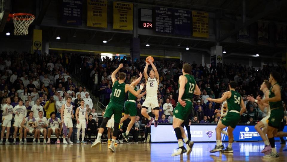 Minnesota State is the top seed after winning the Central Region title.