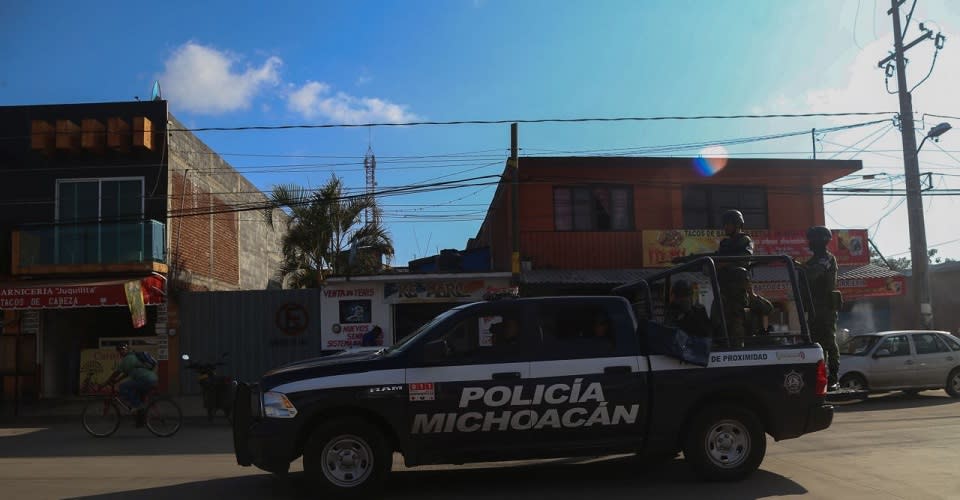 Policías de Uruapan, Michoacán, en vigilancia y labores de seguridad