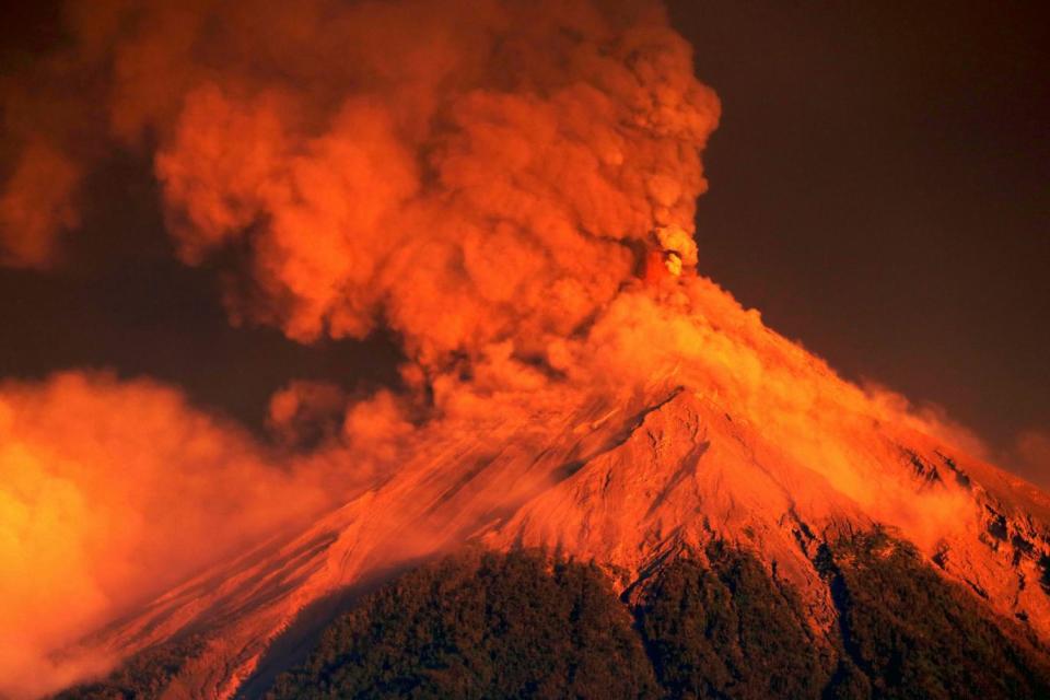 Fuego volcano erupts in Guatemala (EPA)