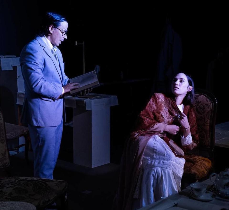 Barbosa (Ismael, el lector) y Anel Perdomo (Lorena) ensayan una escena de la obra del célebre dramaturgo español José Sanchis Sinisterra.