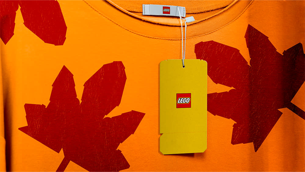  Lego branding. 