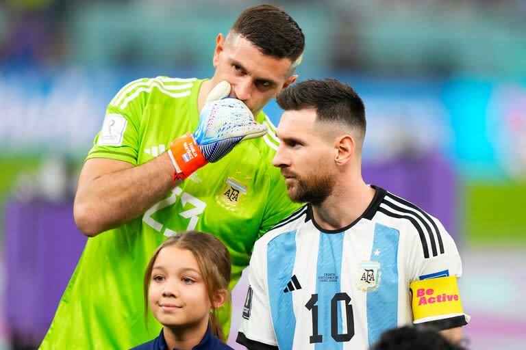 Emiliano 'Dibu' Martínez y Lionel Messi serían titulares en el amistoso frente a Ecuador