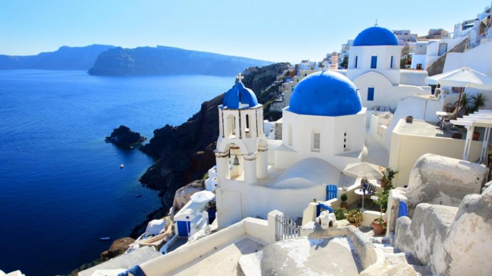 晴空蔚藍的愛琴海風情（圖片提供/樂遊旅行社）