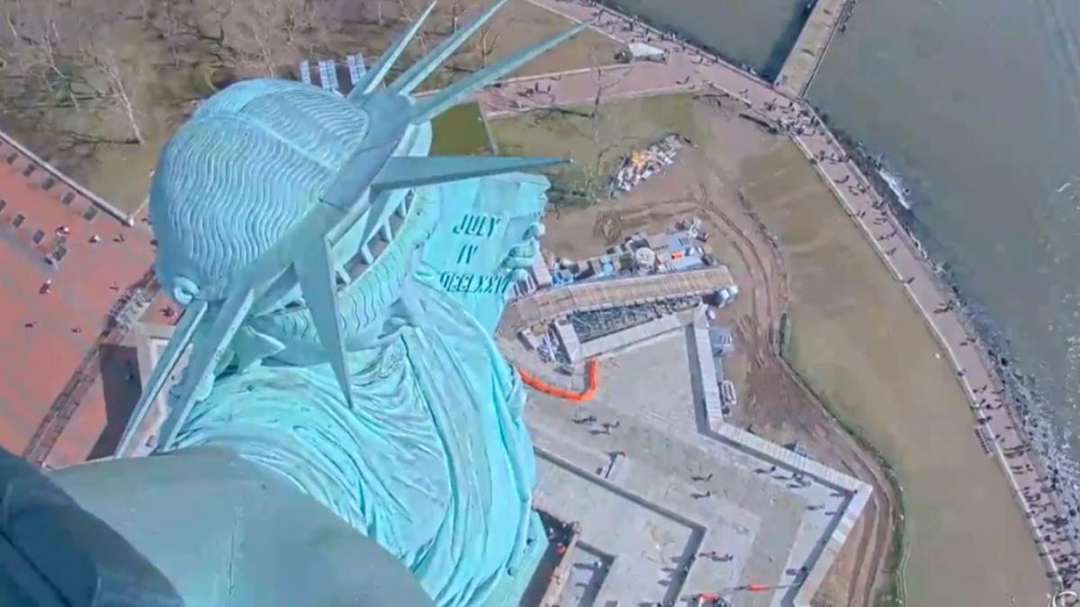 EarthCam captures rare moment of a 4.8 magnitude earthquake shaking New York City