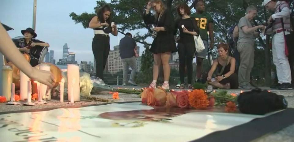 PHOTO: A roadside memorial is held for dancer O’Shae Sibley. (ABC News)