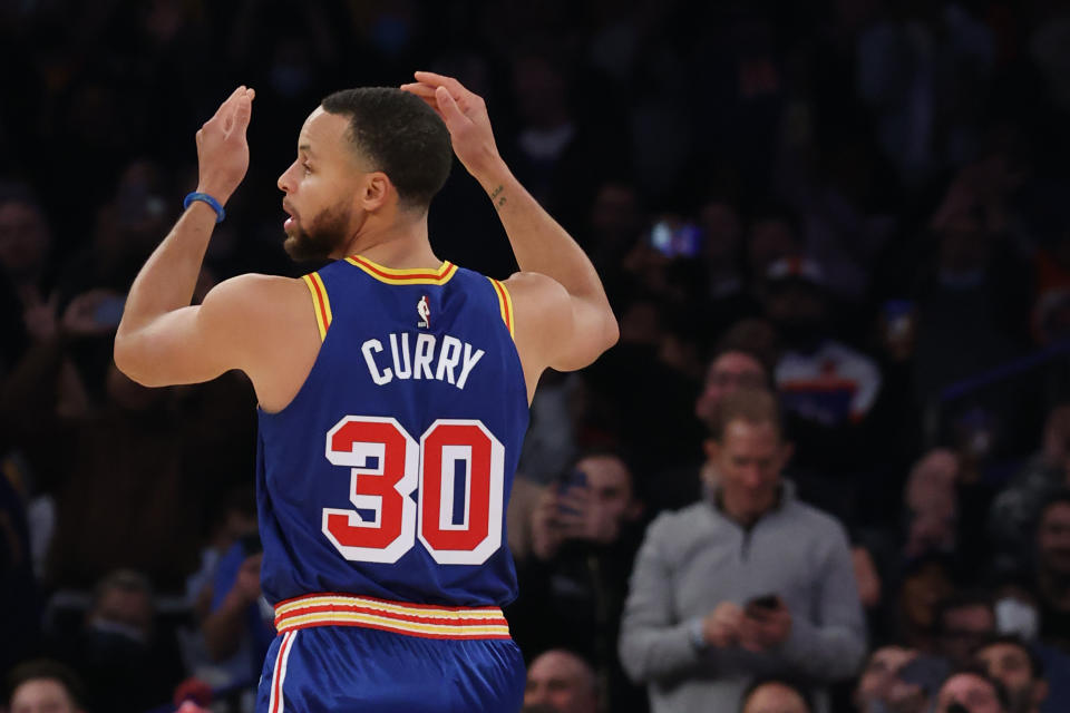 Stephen Curry在Madison Square Garden破了Ray Allen 2973顆三分紀錄。（Photo by Al Bello/Getty Images）