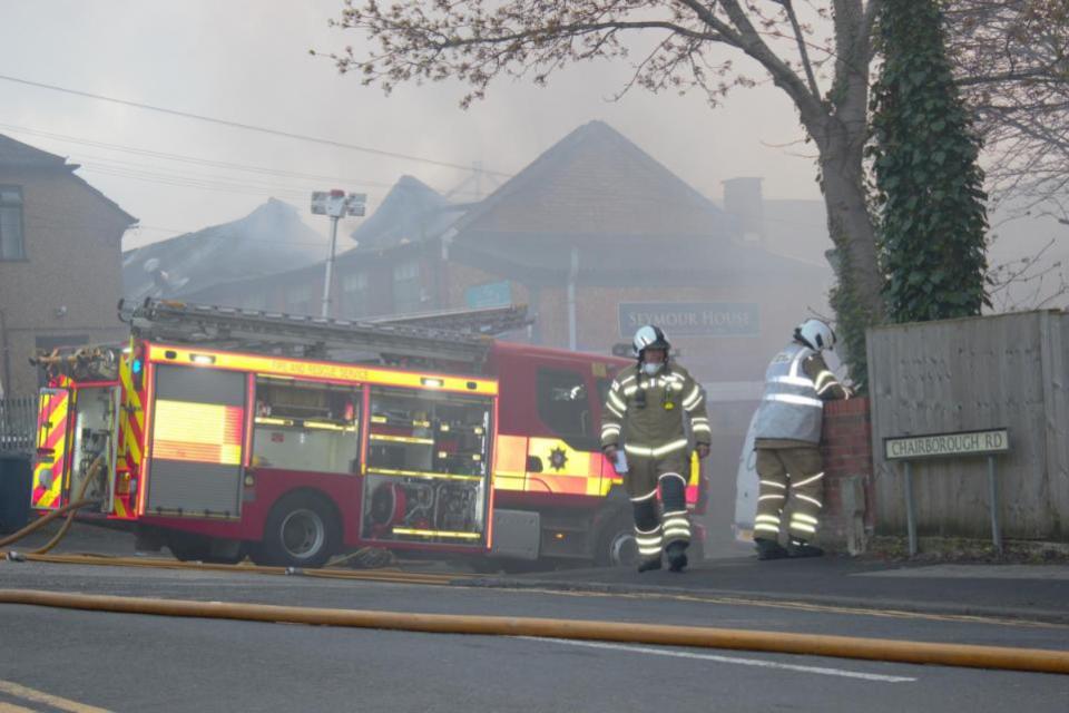 Bucks Free Press: equipos de bomberos en Chairborough Road 