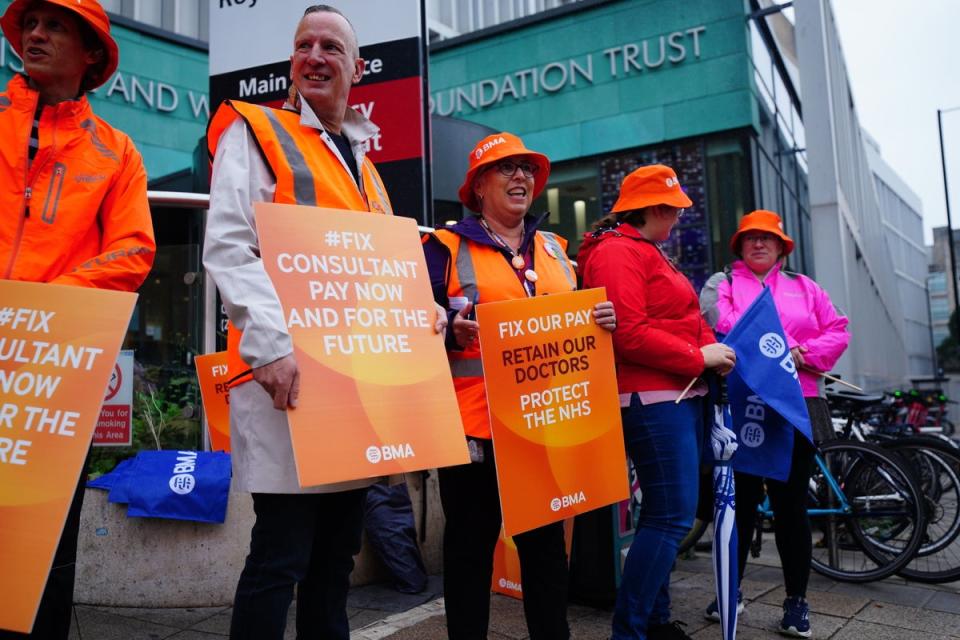 BMA members on a picket line (PA)