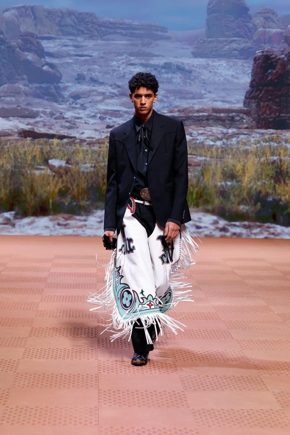 A model walks in the Louis Vuitton show (LOUIS VUITTON)